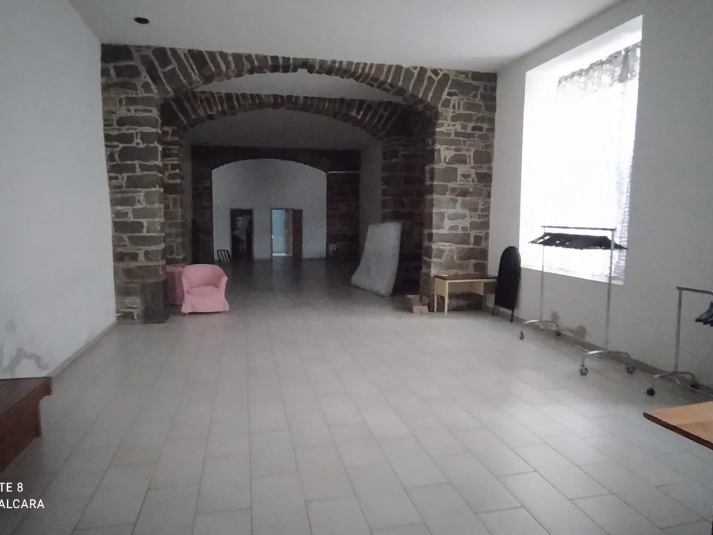 Pizzeria/ristorante in zona centrale – via Battisti