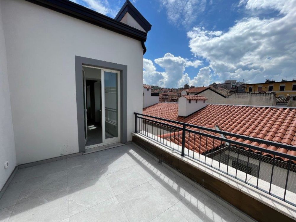 Attico Bi- livello con terrazza! – Ente 12