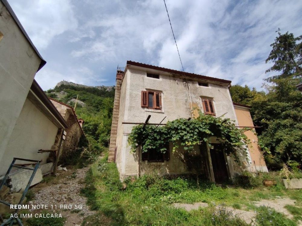 Casa con annessa trattoria in Val Rosandra